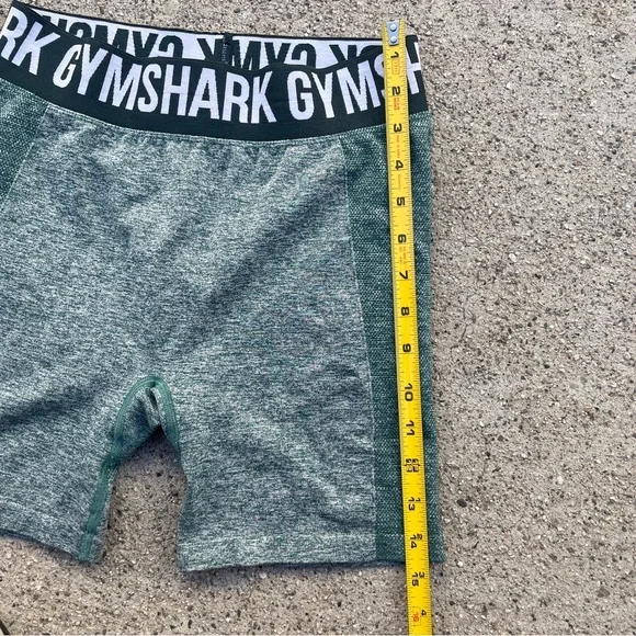 Gymshark Green Athletic Biker Shorts Women’s Size Medium - Picture 5 of 5